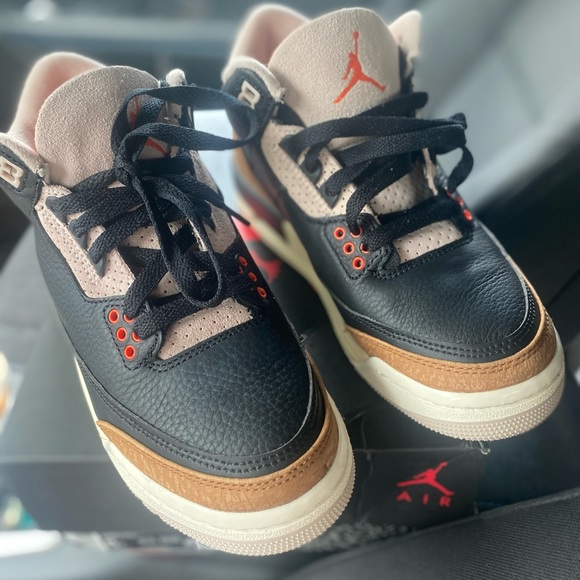 Air Jordan 3 Retro (GS) - Desert Elephant - Picture 4 of 4